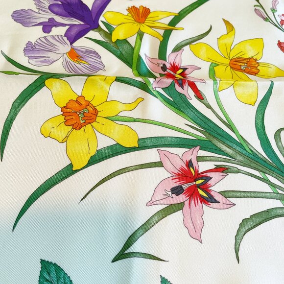 NWOT Vintage Gucci Floral Silk Scarf by V. Accornero - Picture 10 of 14